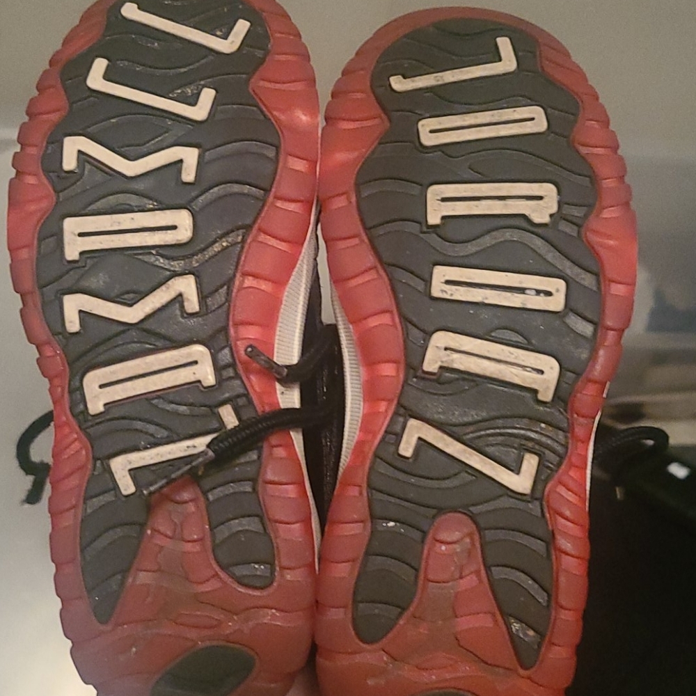 Jordan 11s - Picture 3 of 7
